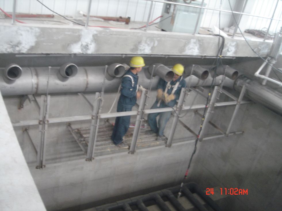 北京九厂膜池产水管安装.JPG
